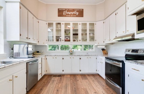 Opelousas Other | 3BR w/acres for walks, picking up pecans, coffee on 1-3 porch, casino/horse-race