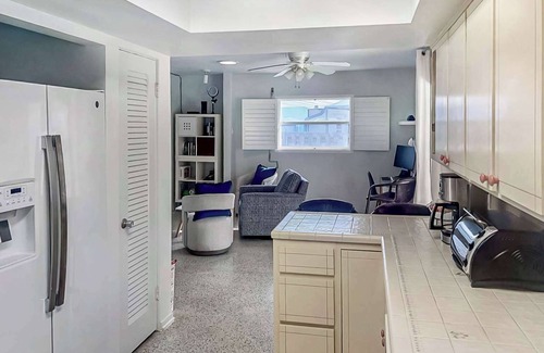 Melbourne House | 3br with Pool Near Golf, Beaches & more