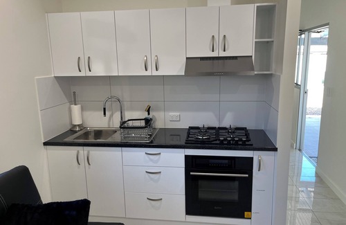 Braitling Apartment | 3km from CBD. One-year-old, modern, self-contained unit with a homely touch.