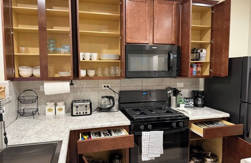Helotes House | 4 bed 2 bath fully fenced backyard Tesla charger