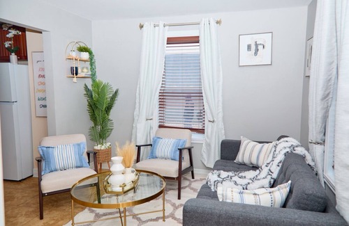 Saint-Jean-Sur-Richelieu House | 4-bedroom family home-Garden, Spa, BBQ, 3 free parking spaces!