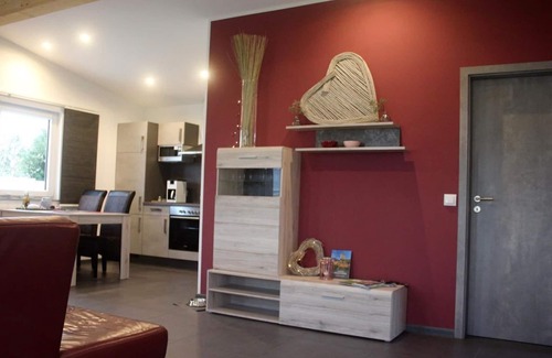 Esch House | 4 bed cottage Cologne, bath/toilet - Eifel Apartments