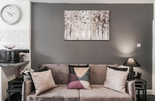 Tulse Hill Apartment | 4 Bed Flat Sleeps up to 9 Close to Brixton