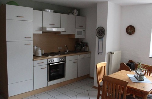 Halsdorf Other | 4-bed ground floor apartment - apartments farm Heck