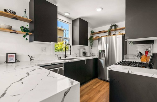 Normal Heights House | 4 Bed-Hot Tub-Fire Pit-Lush Backyard