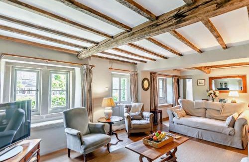 Calver House | 4 bed in Calver PK939