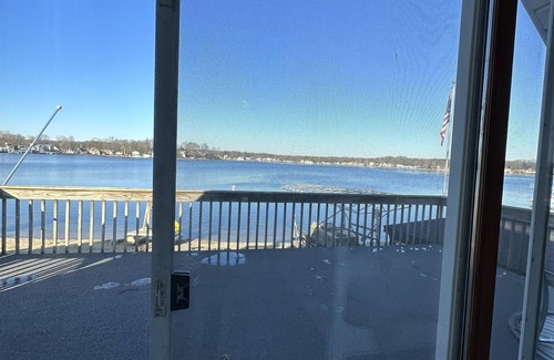 Kendall House | 4 Bedroom 2 Bath Home on All-Sports Eagle Lake