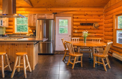 Cook Cabin | 4 bedroom 3 bath beachside cabin with AC, Fast WiFi, Sauna, Yoga, Kayaks, Park