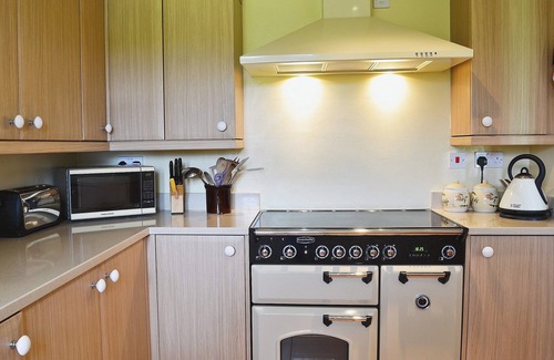 Warminster Cottage | 4 bedroom accommodation in Bishopstrow, near Warminster