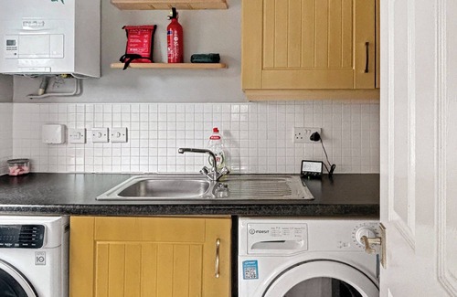 Newark Cottage | 4 bedroom accommodation in Newark