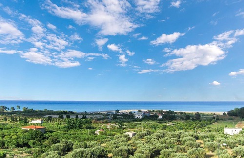 Marina di Davoli House | 4 bedroom accommodation in Davoli