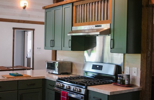 Three Rivers House | 4 Bedroom and 4 Bathroom plus River Front and Pet Friendly!