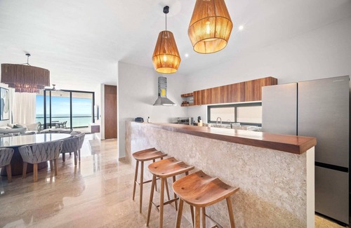 Miramar Apartment | 4-Bedroom Beachfront Apartment