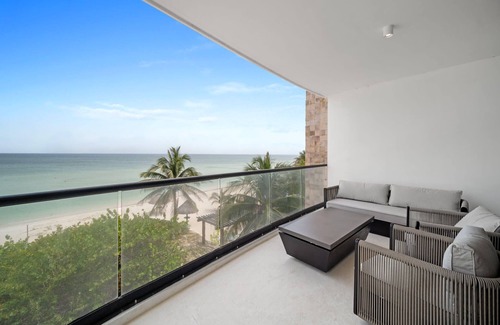 Miramar Apartment | 4-Bedroom Beachfront Apartment