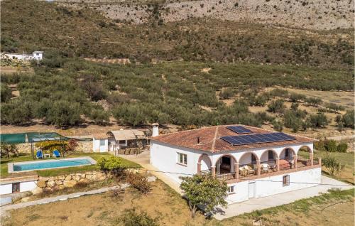 Periana House | 4 Bedroom Beautiful Home In Periana
