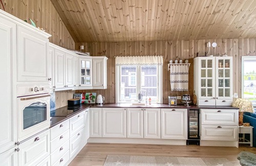 Sanderstølen House | 4 bedroom beautiful home in Tisleidalen