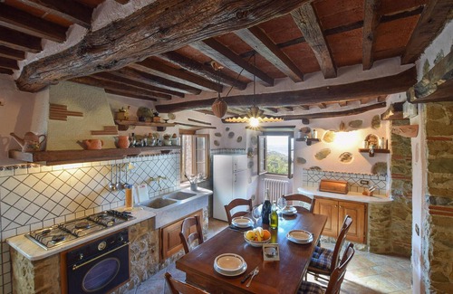 Pedona House | 4 bedroom cozy home in Camaiore