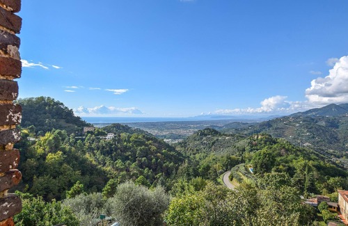 Pedona House | 4 bedroom cozy home in Camaiore
