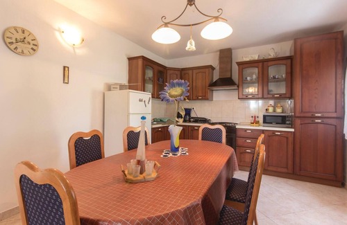 Rakalj House | 4 bedroom cozy home in Rakalj