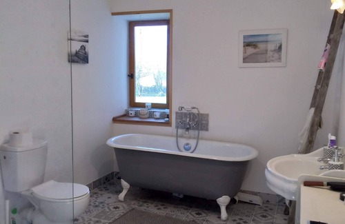 Aulnay Other | 4 bedroom farmhouse with pool, jacuzzi and lakes