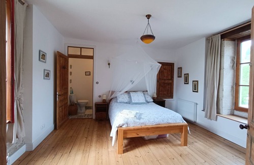 Aulnay Other | 4 bedroom farmhouse with pool, jacuzzi and lakes