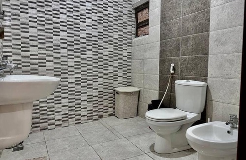 Madaba Apartment | 4 Bedroom Flat in Madaba with AC