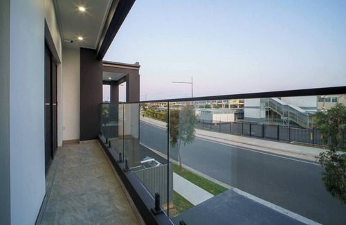 Marsden Park House | 4-bedroom house in brilliant Marsden Park with AC
