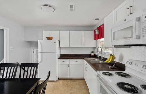 Midlothian House | 4-bedroom house in charming Midlothian 20 min to Richmond and Petersburg.