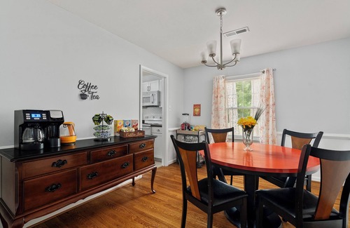 Midlothian House | 4-bedroom house in charming Midlothian 20 min to Richmond and Petersburg.