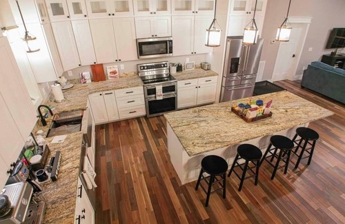 Smith Mountain Lake House | 4-bedroom house in lovely Huddleston with WiFi, AC, lakefront, kayaks, dock