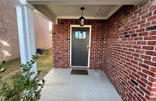 Fultondale House | 4 bedroom house in quaint neighborhood