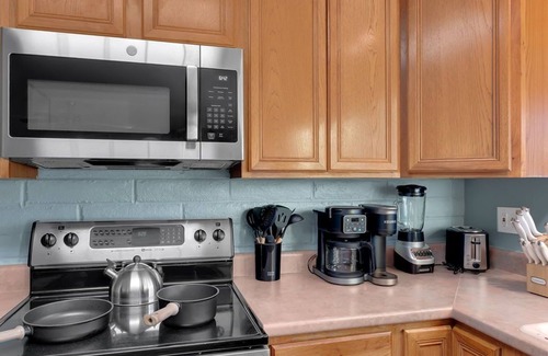 Tucson House | 4-bedroom house sleeps 10 in East Tucson with Pool and Game room,