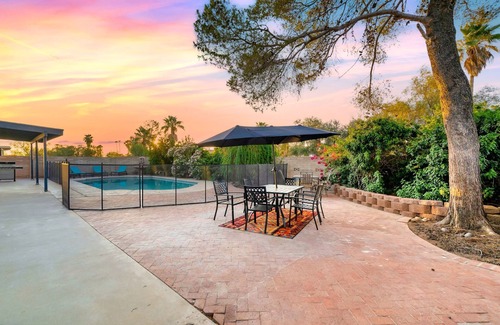 Tucson House | 4-bedroom house sleeps 10 in East Tucson with Pool and Game room,