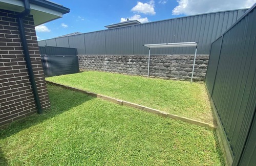 Gregory Hills House | 4 Bedroom House with sunny backyard. 5 minutes to the shops and cafes!