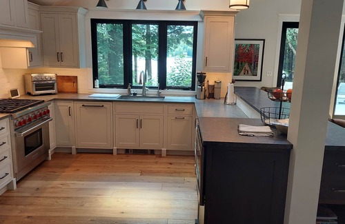 South Londonderry House | 4-bedroom Lake Front House in Quntisential Private Vermont Setting