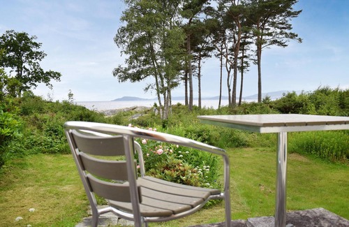 Strandvik House | 4 bedroom lovely home in Fusa
