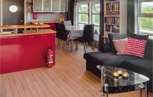 Svelvik House | 4 Bedroom Nice Home In Berger