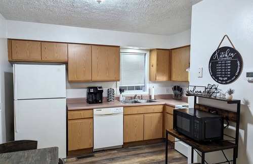 Blacksburg House | 4 Bedroom Spacious Home - Close to VT