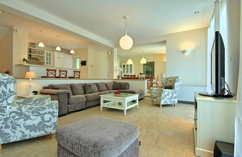 Butkovici House | 4 bedroom stunning home in Butkovici