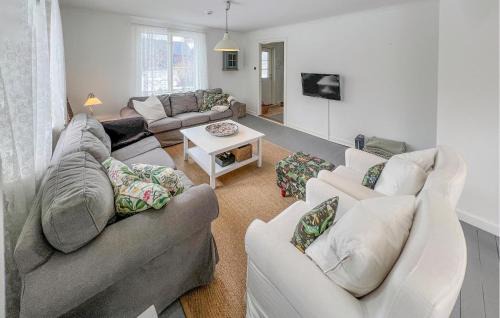 Hallsberg Municipality House | 4 Bedroom Stunning Home In Närkesberg