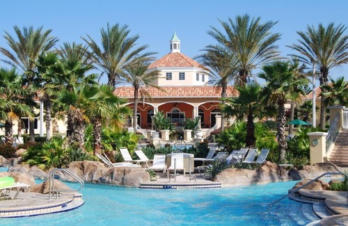 Regal Palms House | 4 bedroom townhouse. Located steps from the pool. 5% discount for week bookings.