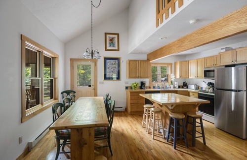 Skaneateles House | 4-Bedroom Tranquil Skaneateles Cottage Retreat on the Lakefront