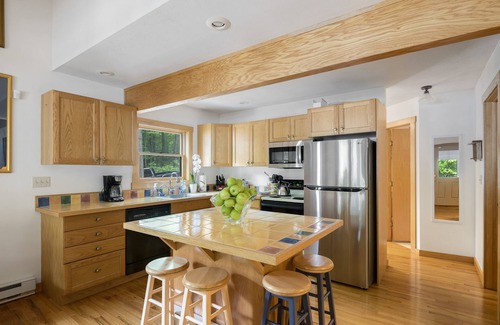 Skaneateles House | 4-Bedroom Tranquil Skaneateles Cottage Retreat on the Lakefront