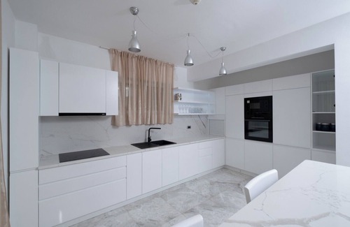 Strp Villa | 4-bedroom villa in wonderful Strp, Kotor with WiFi, fitness room