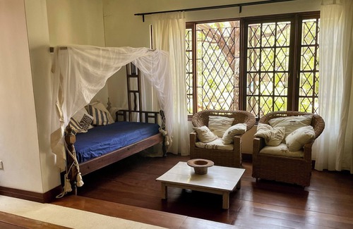 Gede Villa | 4-bedroom villa right on the white beach in Kilifi.