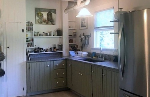 Indian Neck Heights Cottage | 4-bedroom waterfront cottage in charming Wellfleet with WiFi
