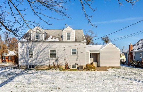 Wentzville House | 4 Bedroom Wentzville Adventure 3 King Bedroomsnn