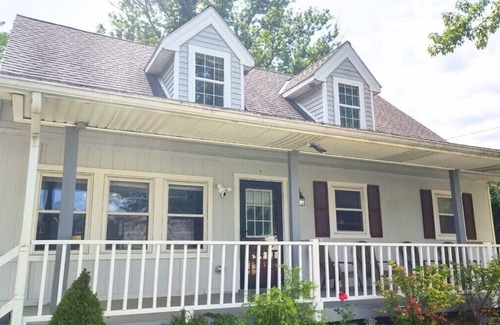 Medina House | 4 beds 2.5 baths Home and an Acre to Roam!