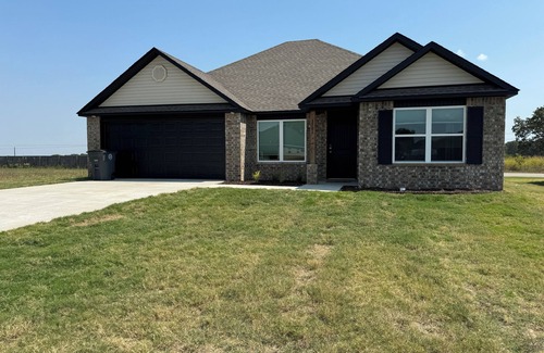 Searcy House | 4 Beds and a Bison Just Minutes from Harding University in welcoming Searcy.