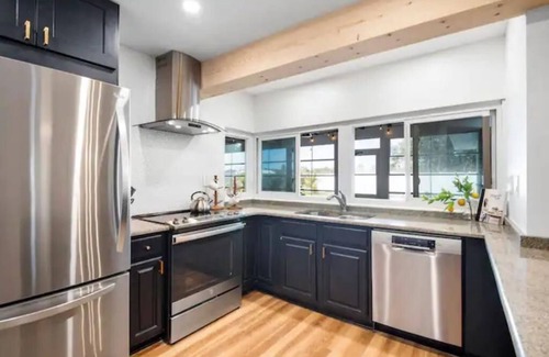 Venetian Way House | 4 BR, 5 Bed, 2 King, 2 Bath, Private Pool